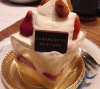 グラマシーニューヨークのショートケーキ